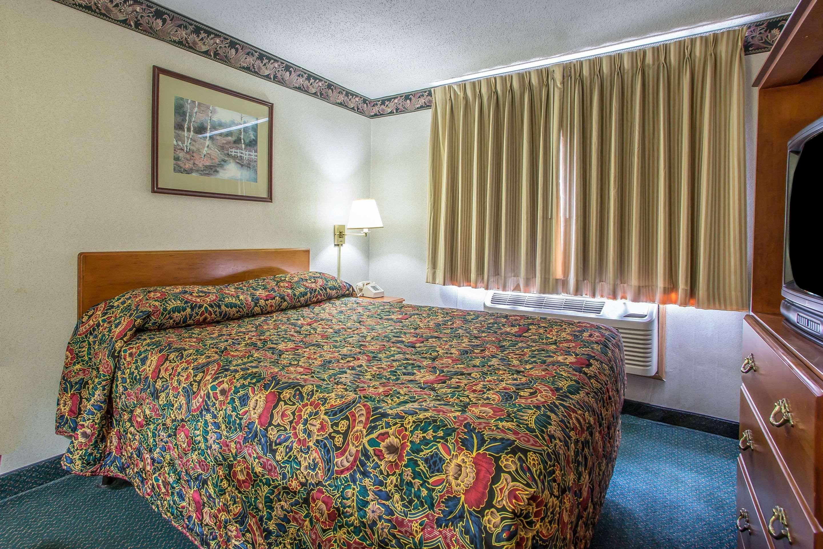 Rodeway Inn Bedford Exteriér fotografie