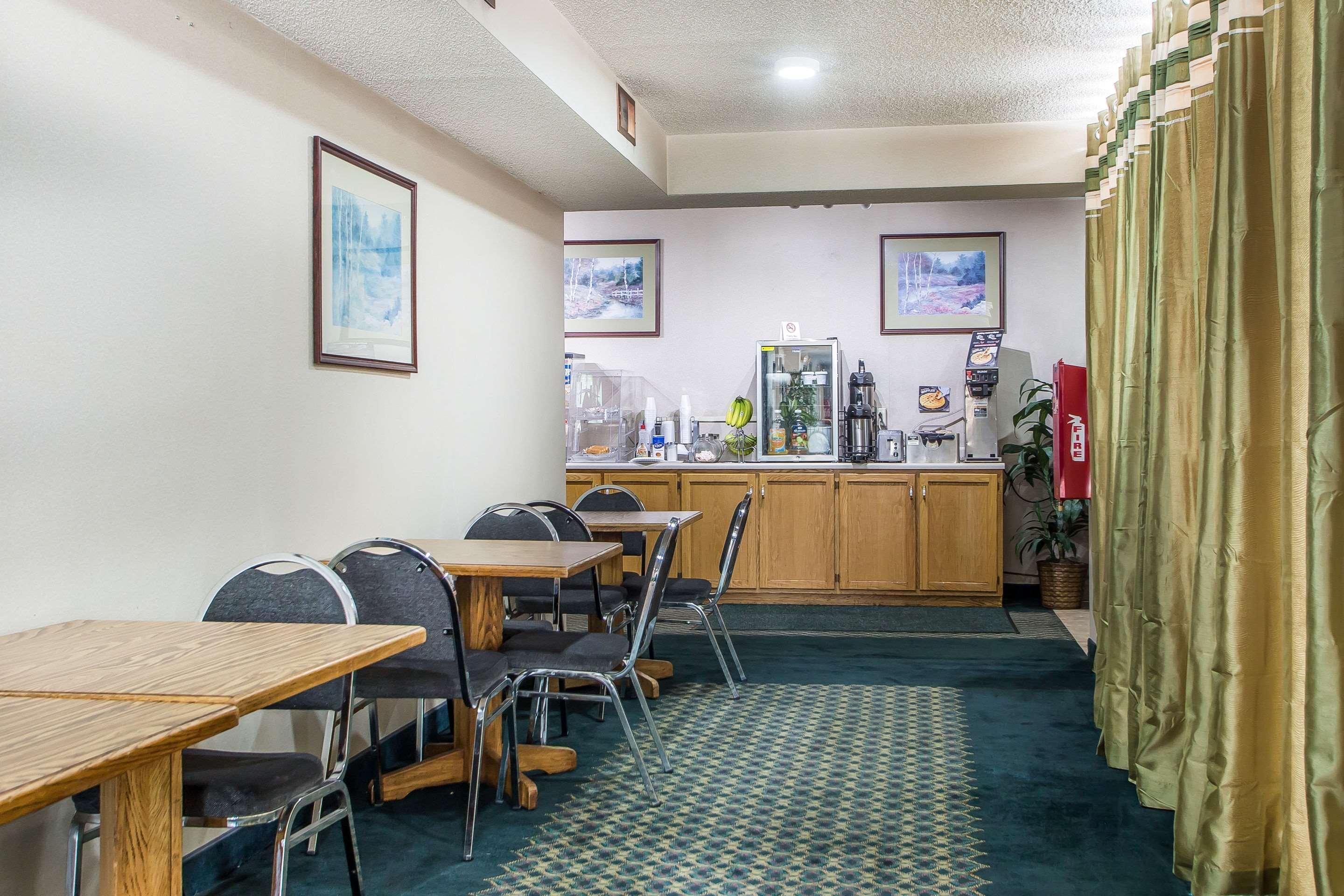Rodeway Inn Bedford Exteriér fotografie