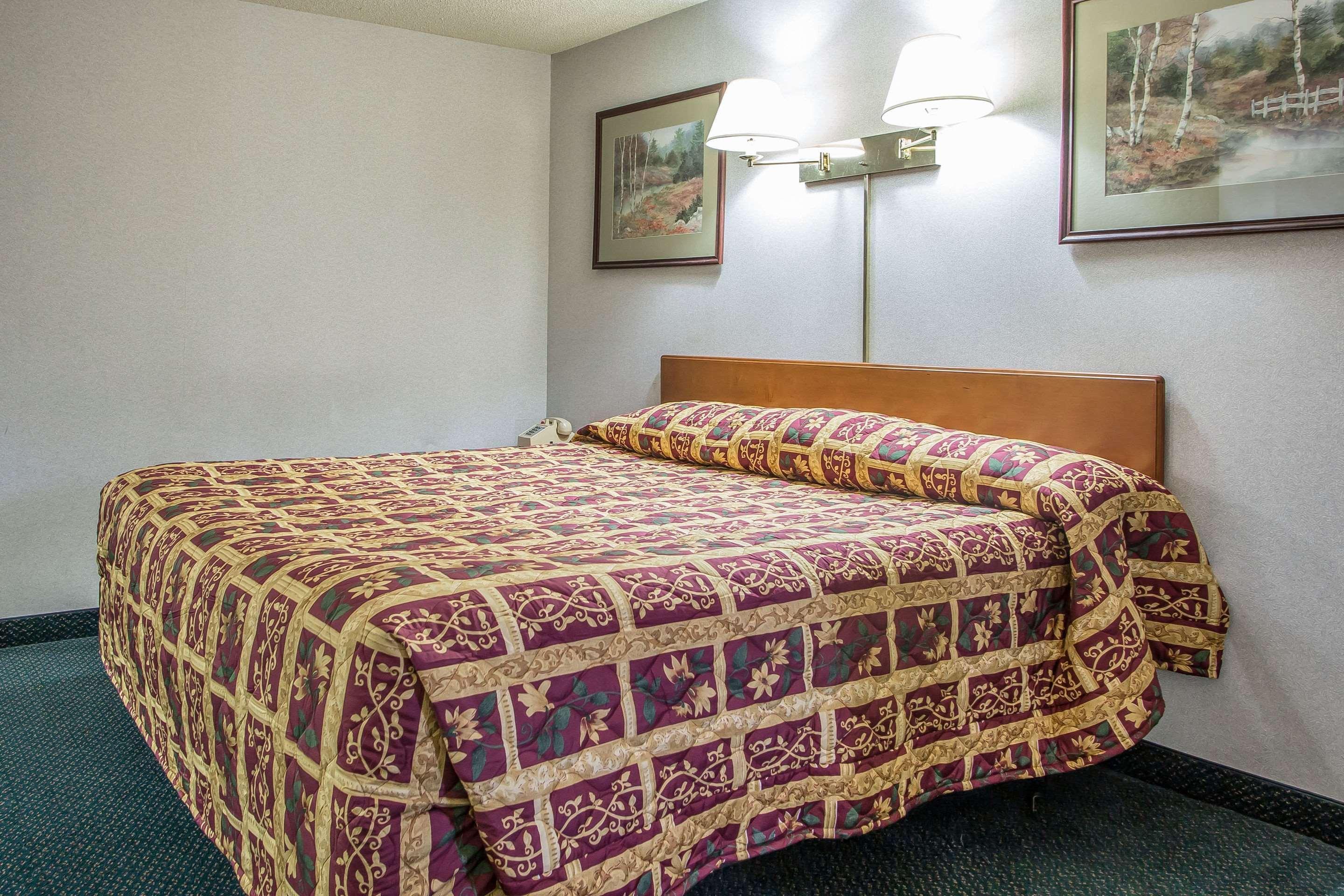 Rodeway Inn Bedford Exteriér fotografie