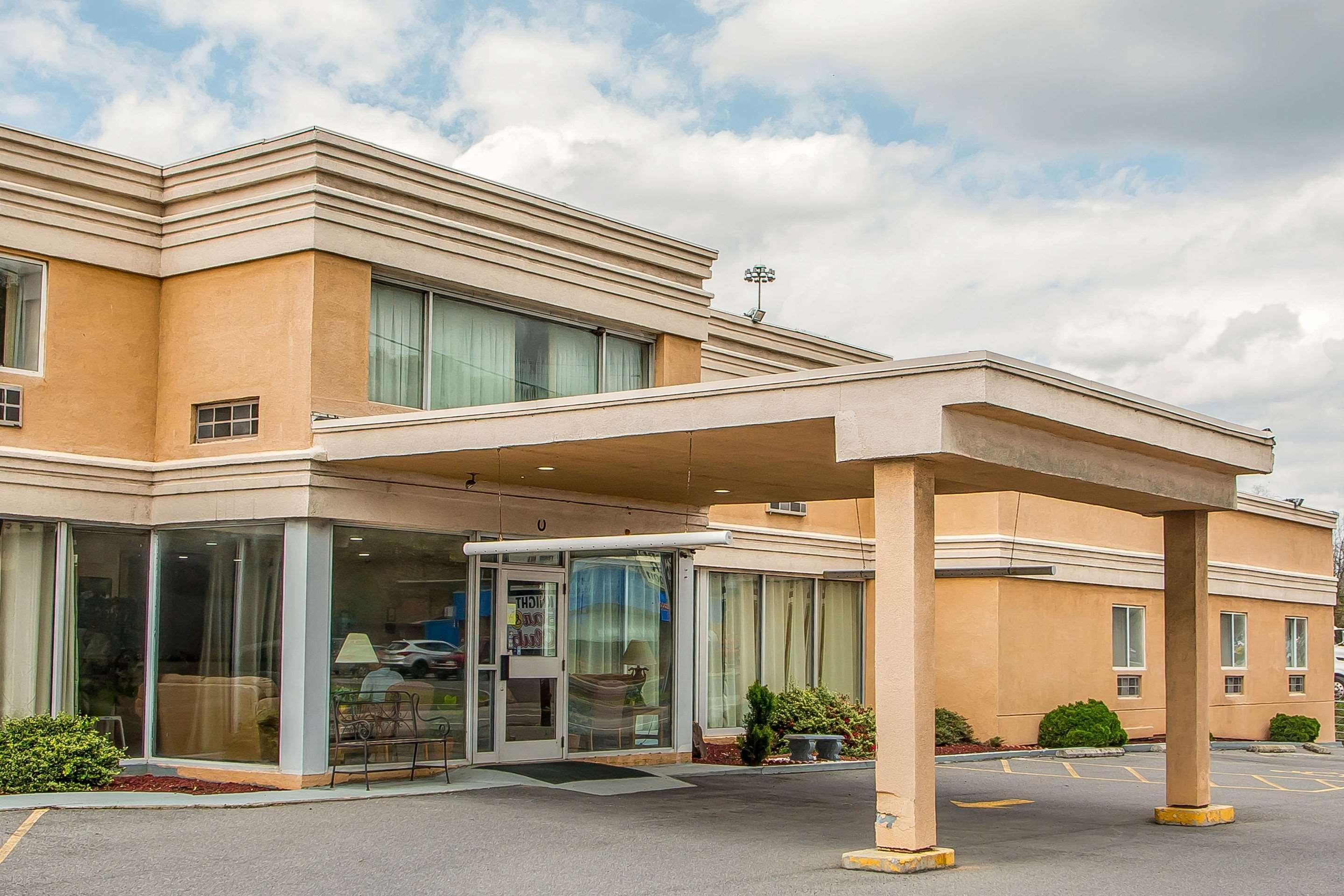 Rodeway Inn Bedford Exteriér fotografie