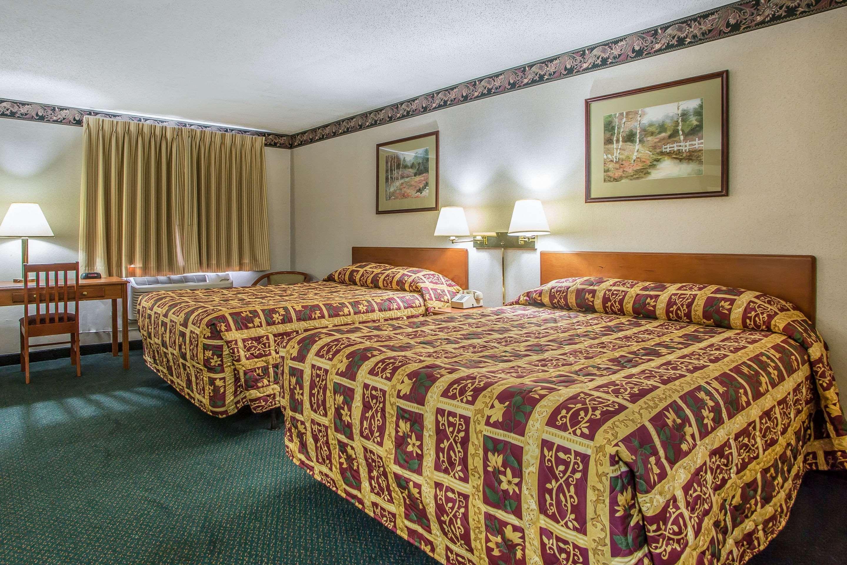 Rodeway Inn Bedford Exteriér fotografie